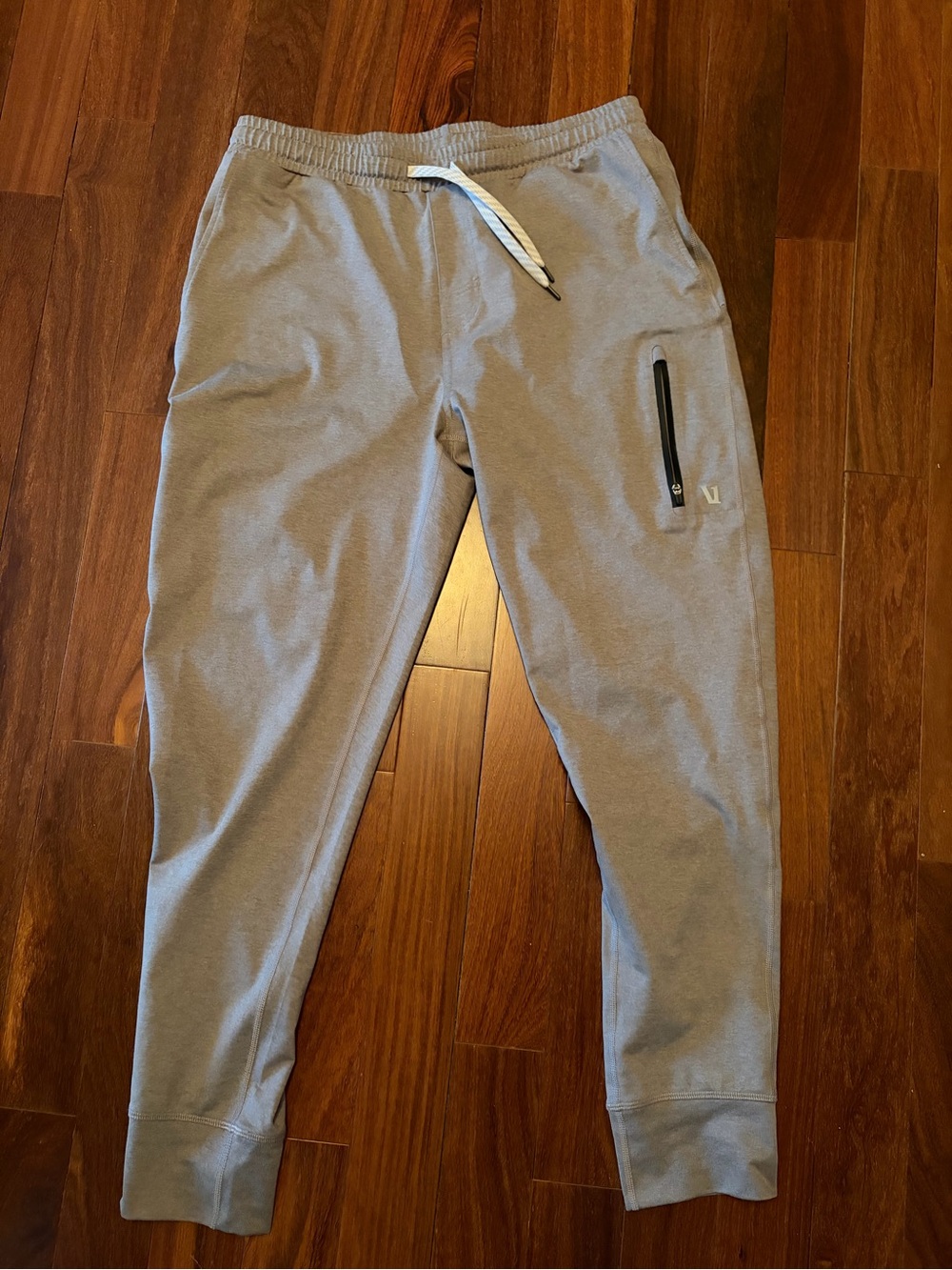 Vuori Men’s Sunday Performance Jogger - size Medium - Mocha Heather color